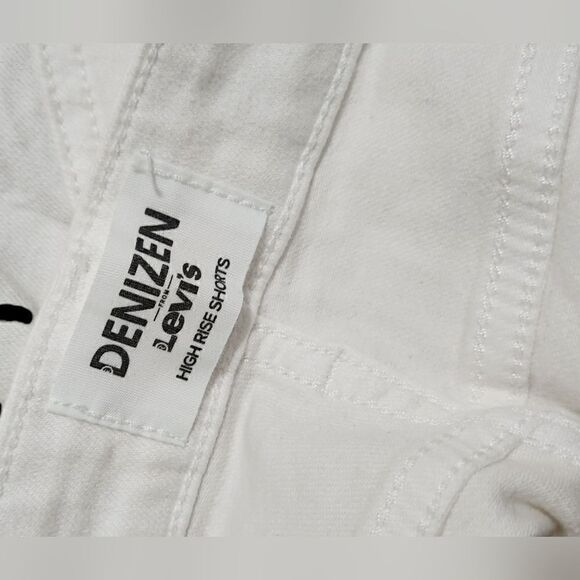 Levi’s High Rise 3” Shorts White 4  waist 27 - Picture 7 of 8